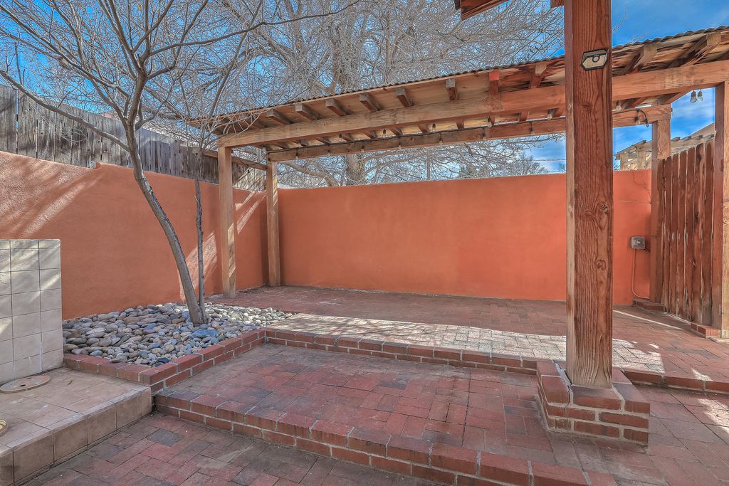 Image 53 of property listing at 812 Vassar Drive SE, Albuquerque, NM 87106