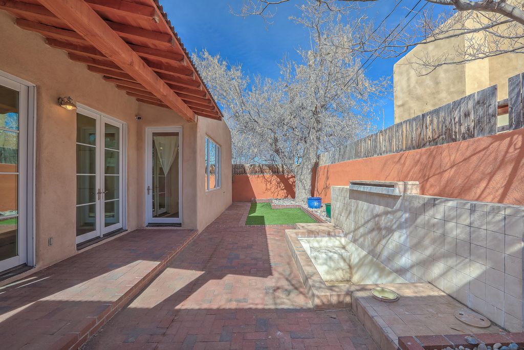 Image 55 of property listing at 812 Vassar Drive SE, Albuquerque, NM 87106