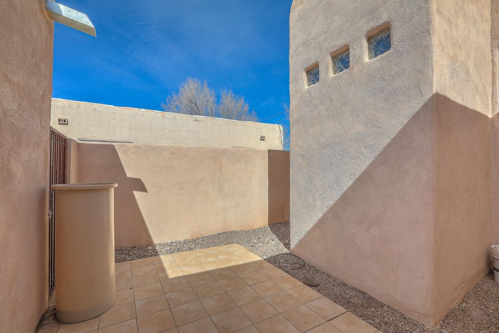Image 59 of property listing at 812 Vassar Drive SE, Albuquerque, NM 87106