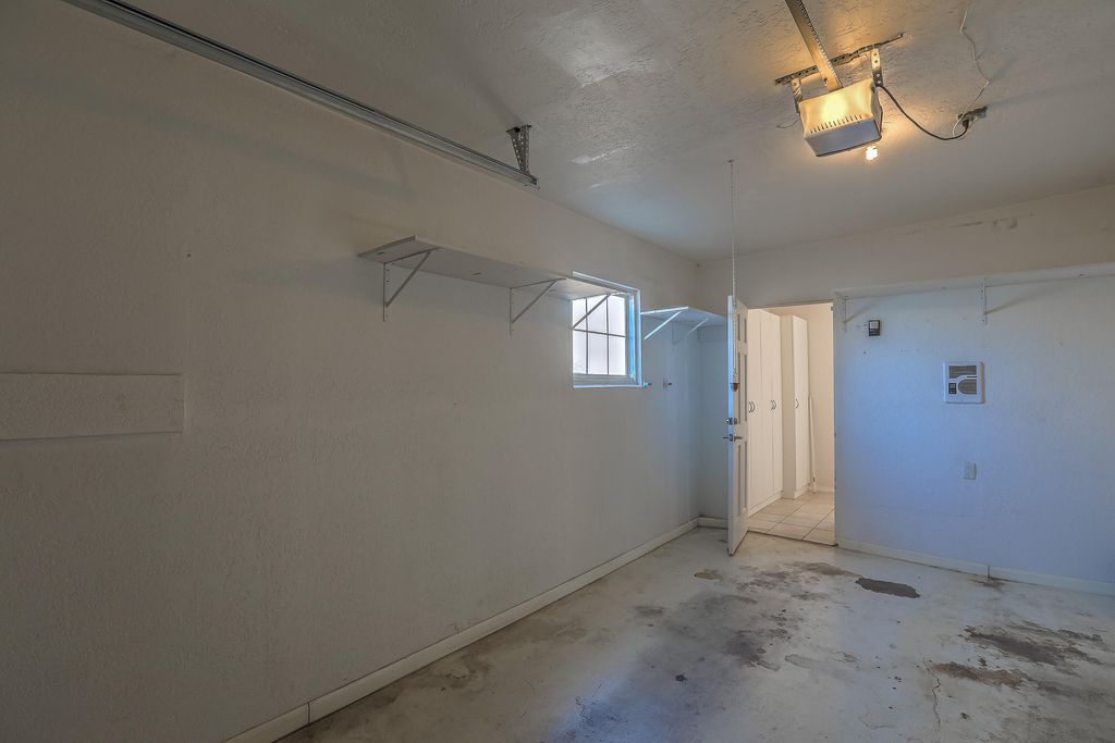 Image 61 of property listing at 812 Vassar Drive SE, Albuquerque, NM 87106