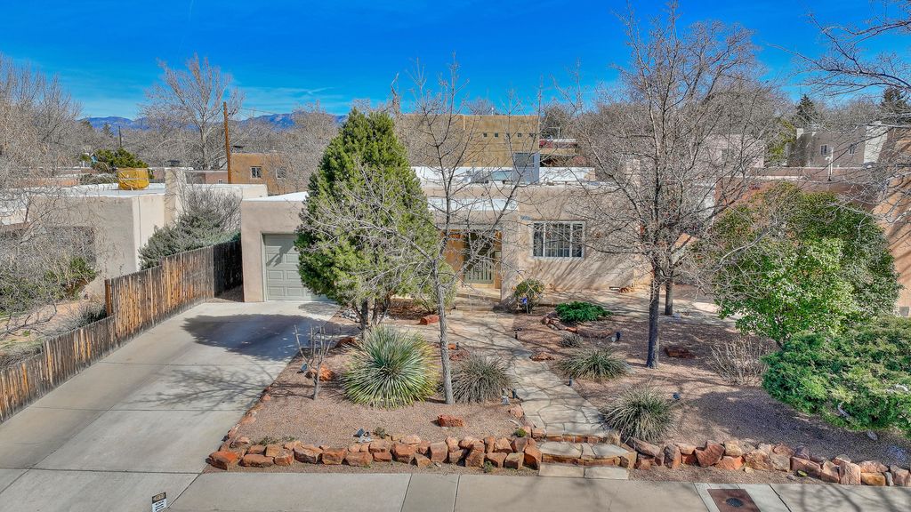 Image 63 of property listing at 812 Vassar Drive SE, Albuquerque, NM 87106