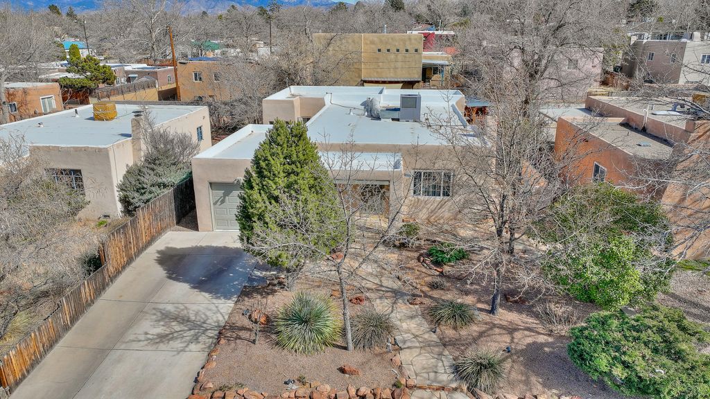 Image 64 of property listing at 812 Vassar Drive SE, Albuquerque, NM 87106