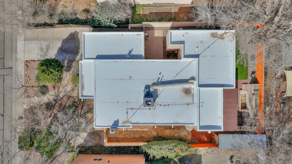 Image 65 of property listing at 812 Vassar Drive SE, Albuquerque, NM 87106