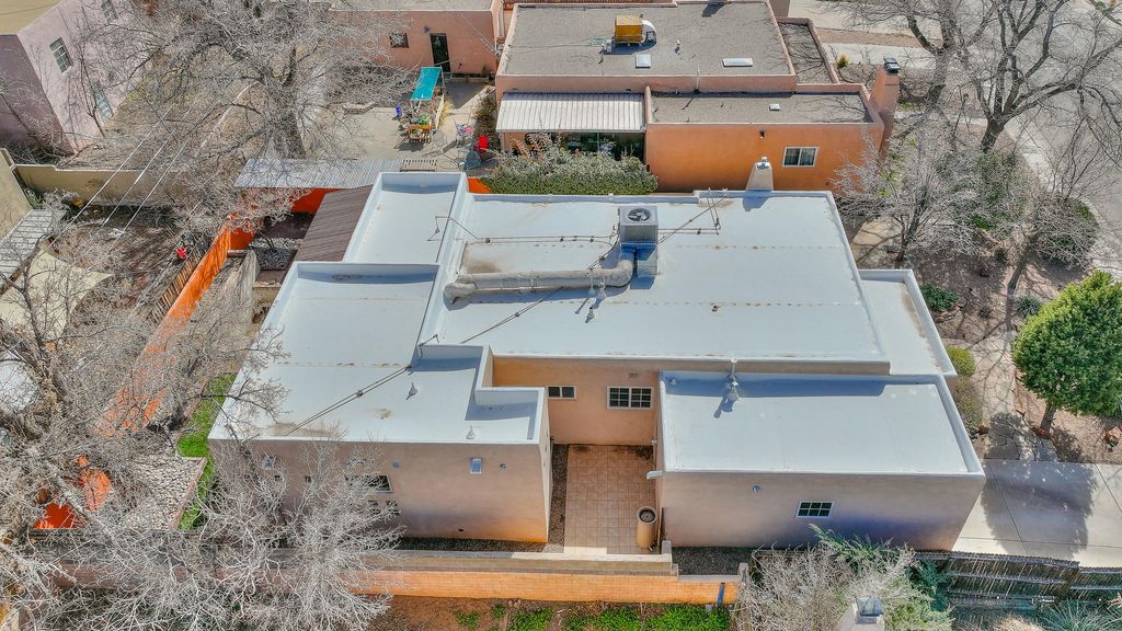 Image 68 of property listing at 812 Vassar Drive SE, Albuquerque, NM 87106