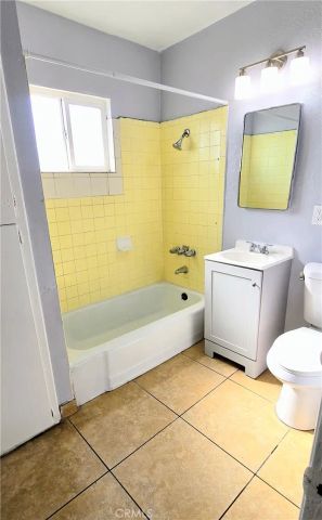 1342 E 77th Place, Los Angeles, CA 90001