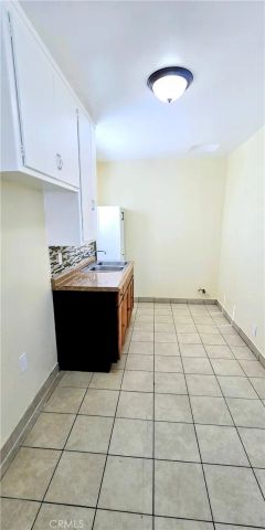 1342 E 77th Place, Los Angeles, CA 90001