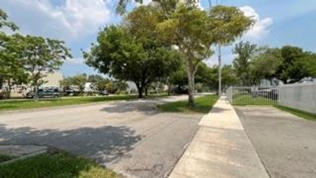 2350 NE 135th Street 212, North Miami, FL 33181