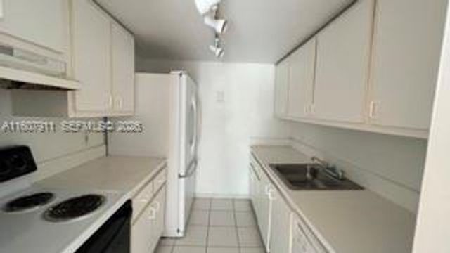 2350 NE 135th Street 212, North Miami, FL 33181