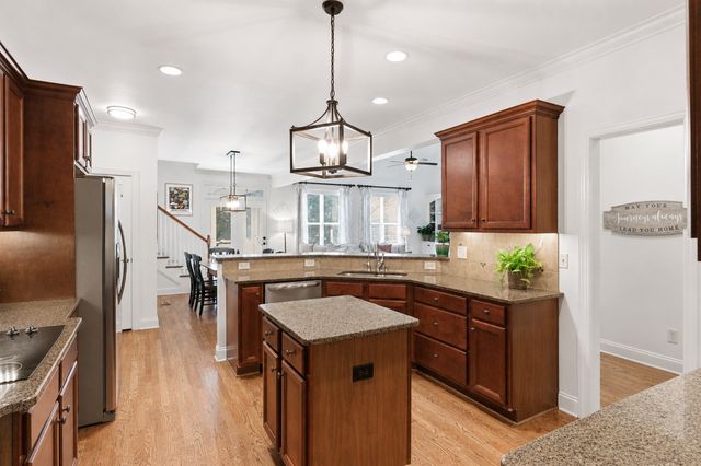 2017 Callaway Park Pl, Thompsons Station, TN 37179