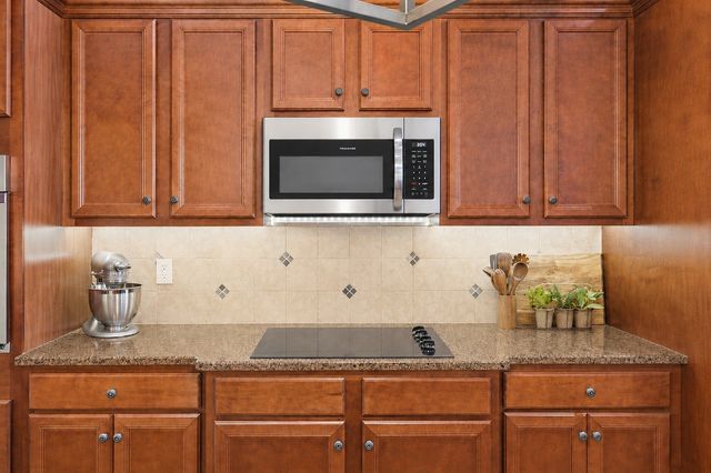 2017 Callaway Park Pl, Thompsons Station, TN 37179