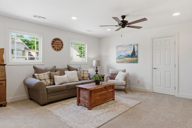 2017 Callaway Park Pl, Thompsons Station, TN 37179