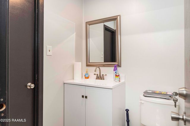 122 Row 3, Lafayette, LA 70508