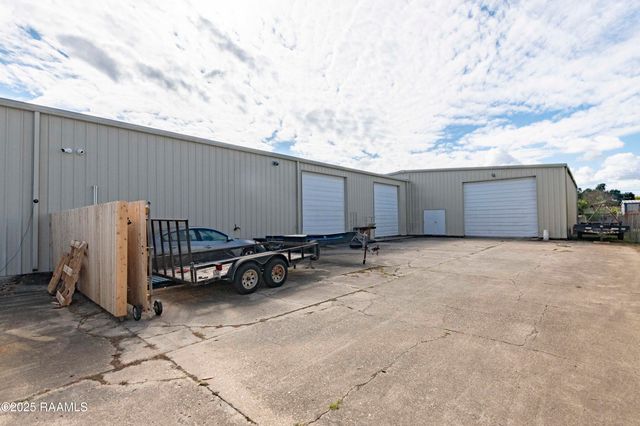 122 Row 3, Lafayette, LA 70508