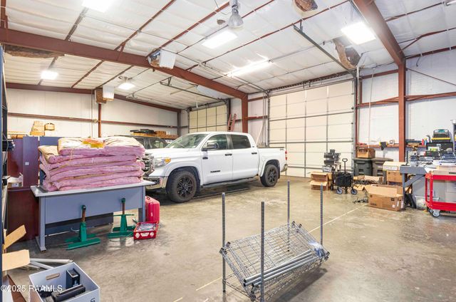 122 Row 3, Lafayette, LA 70508