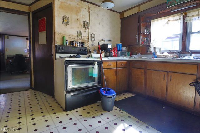 1550 E 337 Street, Eastlake, OH 44095