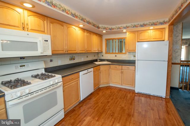 3726 WESTHAMPTON DR, Philadelphia, PA 19154