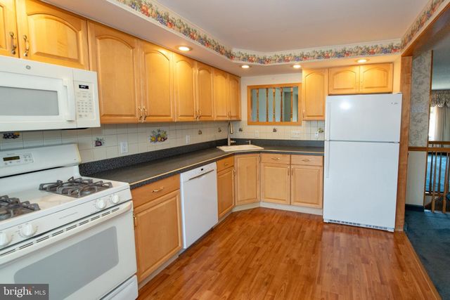 3726 WESTHAMPTON DR, Philadelphia, PA 19154