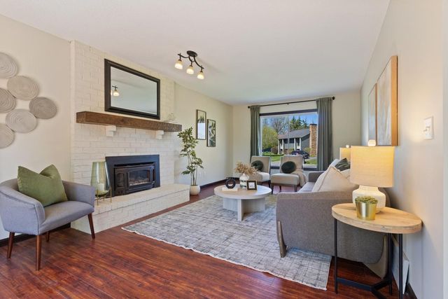 221 Burncrest Court, Burnsville, MN 55337
