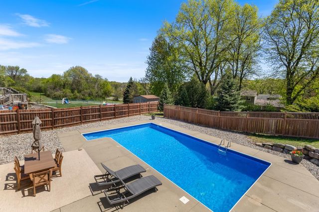 221 Burncrest Court, Burnsville, MN 55337