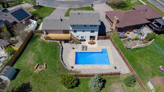 221 Burncrest Court, Burnsville, MN 55337