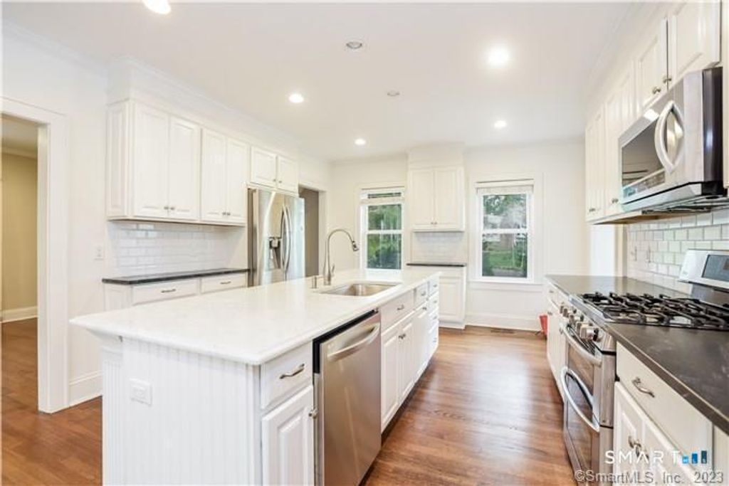 456 White Oak Shade Road, New Canaan, CT 06840