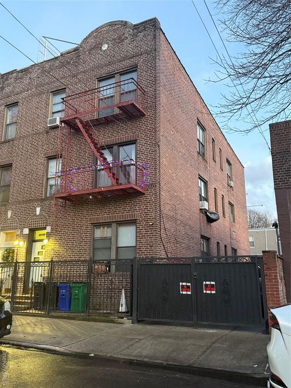 2269 27th Street, Astoria, NY 11105