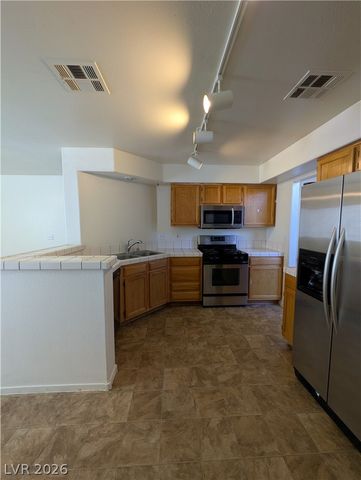 2462 Cavern Cove Way, Las Vegas, NV 89156