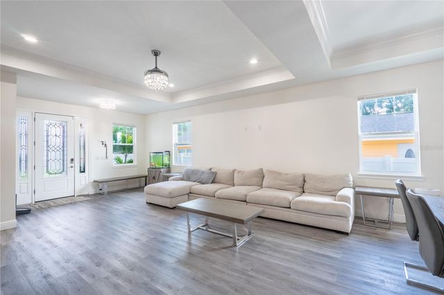 8307 N GOMEZ AVENUE, Tampa, FL 33614