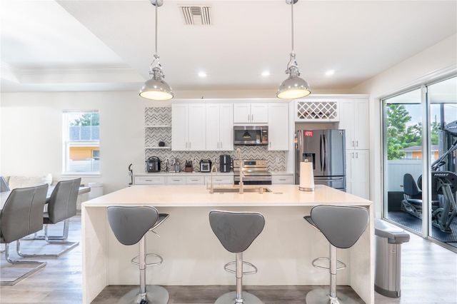 8307 N GOMEZ AVENUE, Tampa, FL 33614
