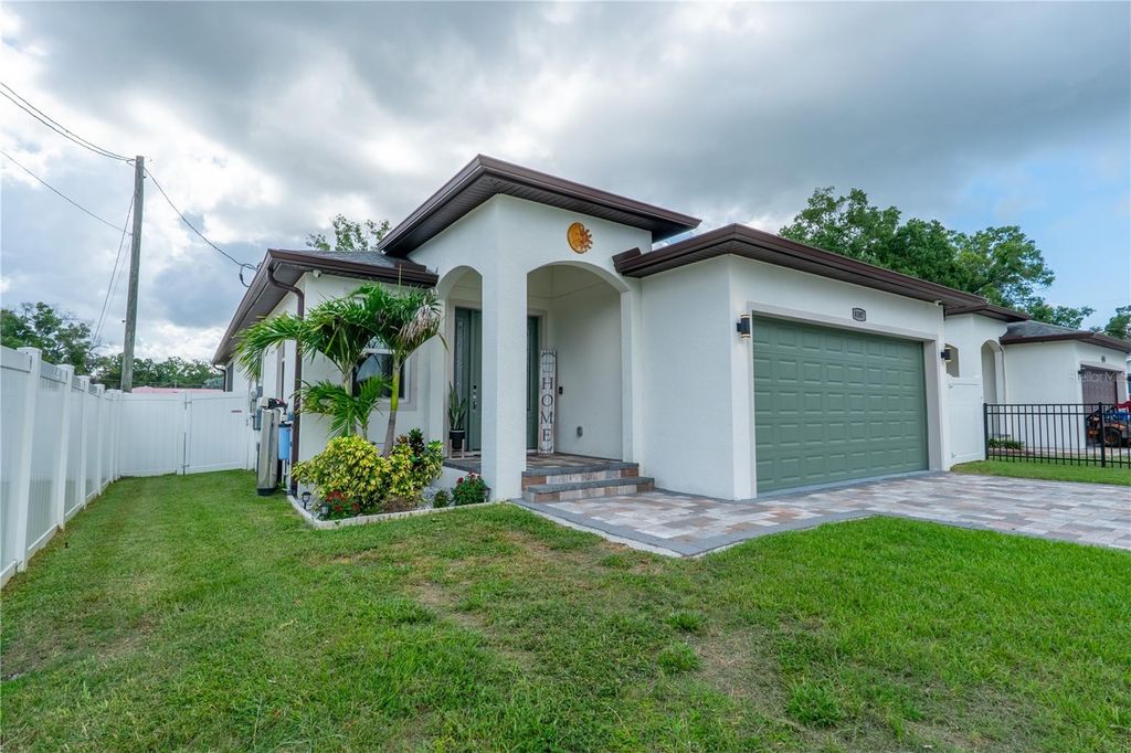 8307 N GOMEZ AVENUE, Tampa, FL 33614