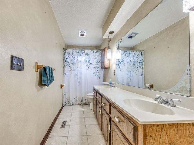 424 Spur Drive, Piedmont, OK 73078