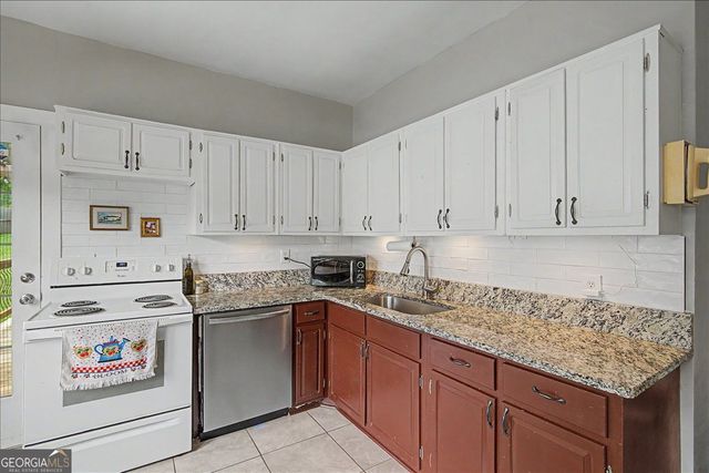 3348 Bloomfield Avenue, Clarkdale, GA 30111