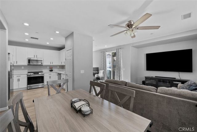 27950 Avalon Drive 50, Canyon Country, CA 91351