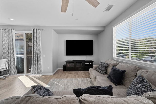 27950 Avalon Drive 50, Canyon Country, CA 91351