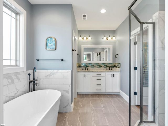 321 La Novia Court, Boiling Springs, SC 29316