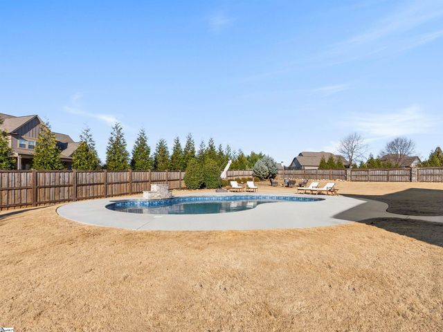 321 La Novia Court, Boiling Springs, SC 29316