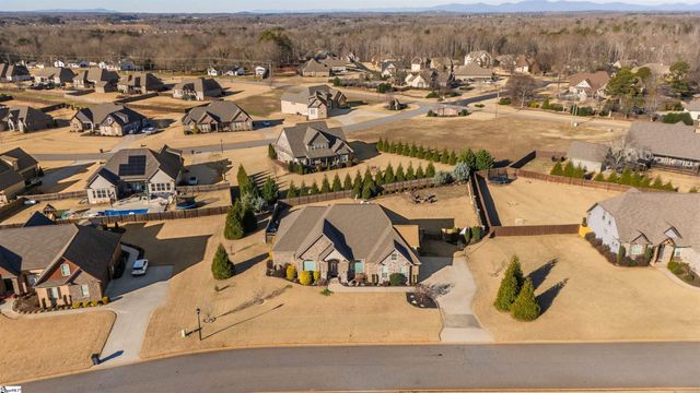 321 La Novia Court, Boiling Springs, SC 29316