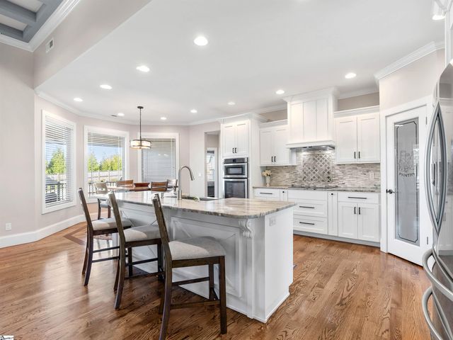 321 La Novia Court, Boiling Springs, SC 29316