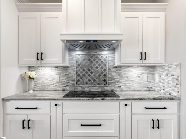 321 La Novia Court, Boiling Springs, SC 29316