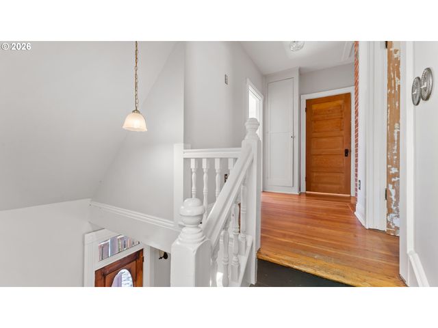 111 N MONROE St, Portland, OR 97227