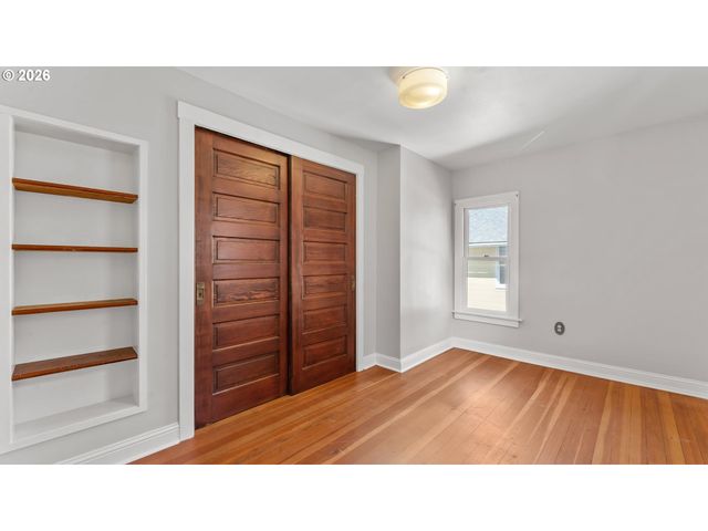 111 N MONROE St, Portland, OR 97227