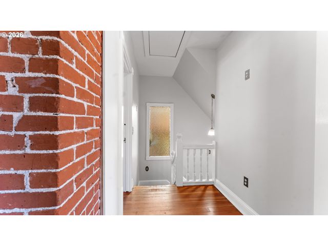 111 N MONROE St, Portland, OR 97227