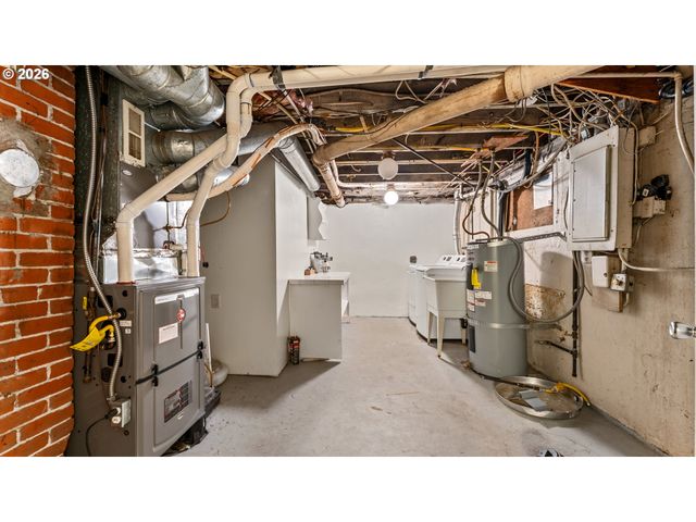 111 N MONROE St, Portland, OR 97227