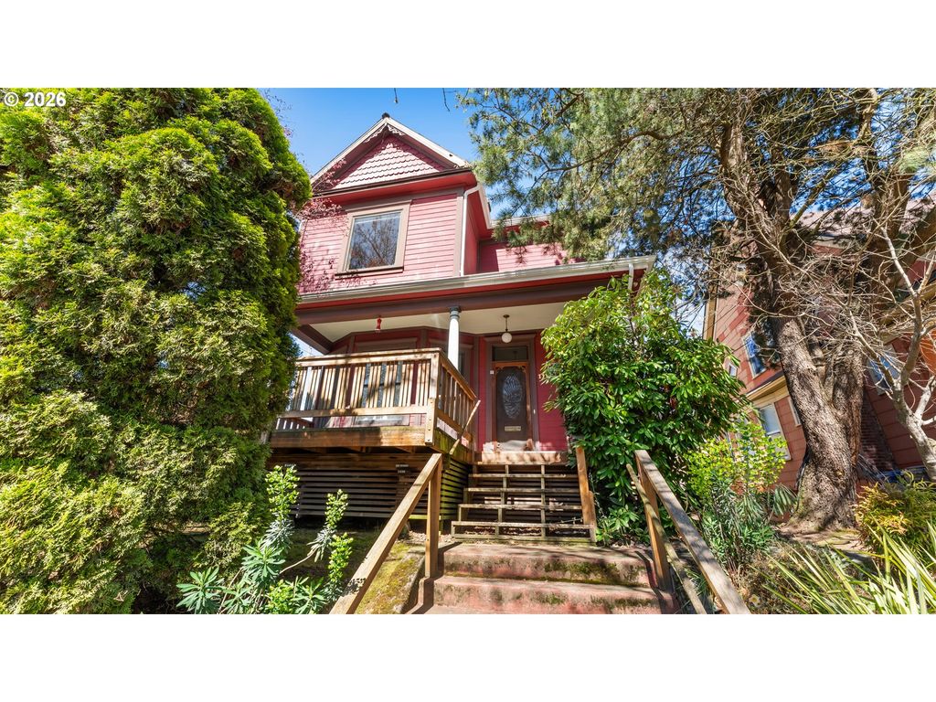 111 N MONROE St, Portland, OR 97227