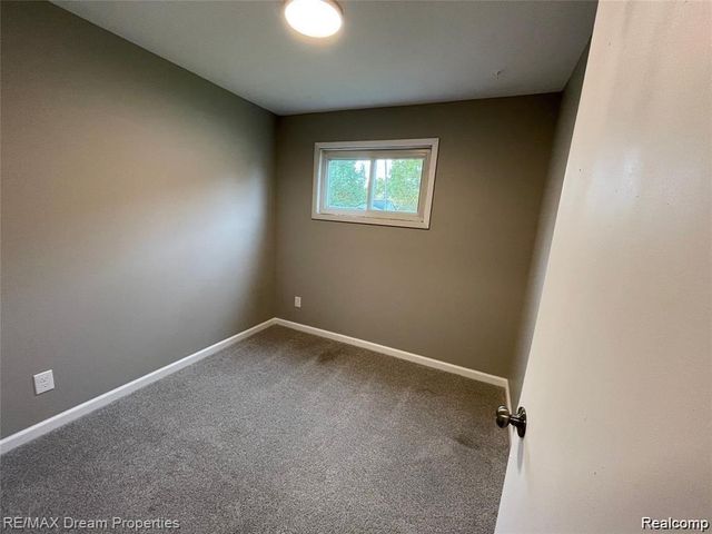 3424 Toepfer Road, Warren, MI 48091