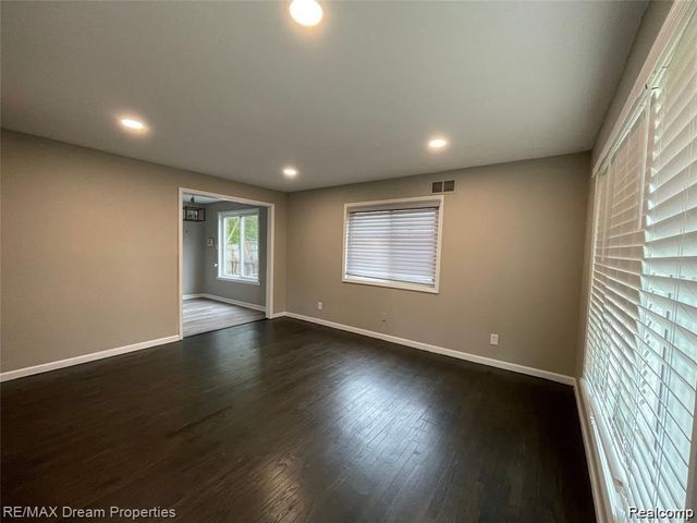3424 Toepfer Road, Warren, MI 48091