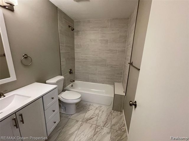 3424 Toepfer Road, Warren, MI 48091