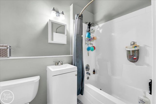 49741 Jefferson Avenue, Chesterfield, MI 48047