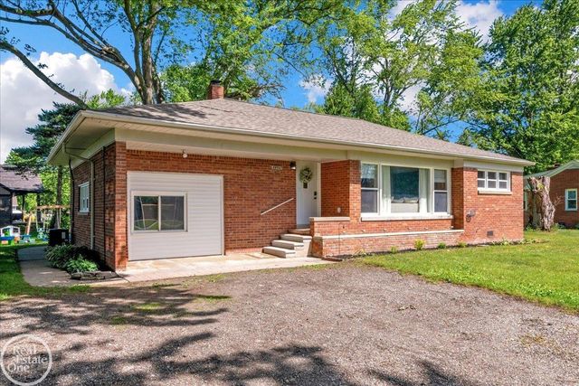 49741 Jefferson Avenue, Chesterfield, MI 48047