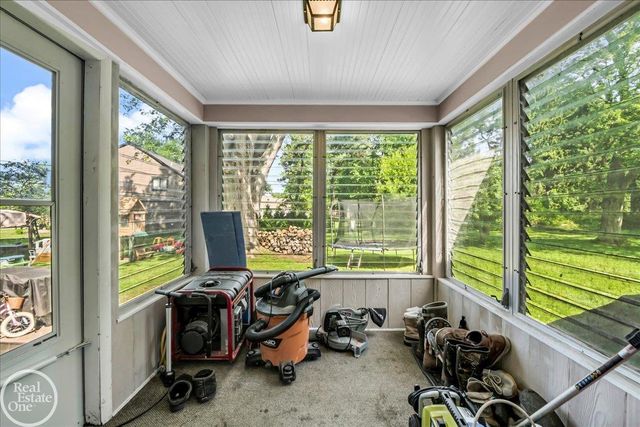 49741 Jefferson Avenue, Chesterfield, MI 48047